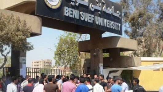 طالبة جامعة بنى سويف أبوها مات والدكتور رفض خروجها من المحاضرة