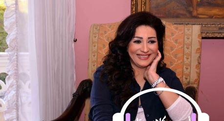 بالفيديو .. لفتة إنسانىة من وفاء عامر مع طفلة
