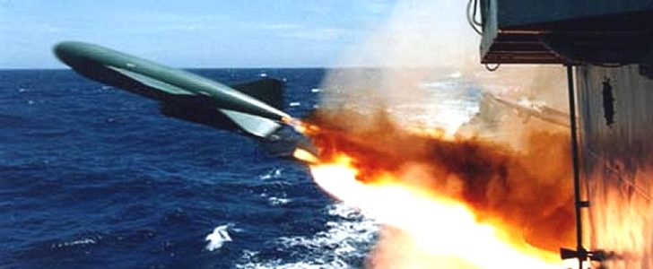 إيران: نستطيع إغراق السفن الحربية الأمريكية بأسلحة سرية.. وأمريكا ترد